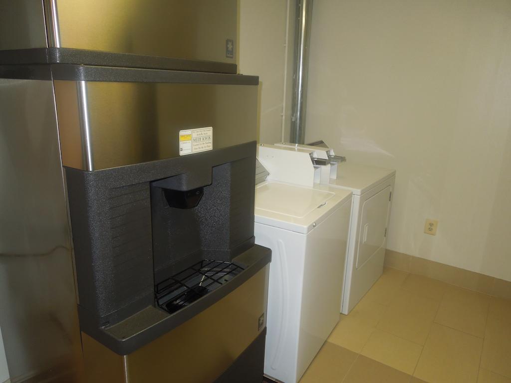 Quality Suites Waldorf Esterno foto