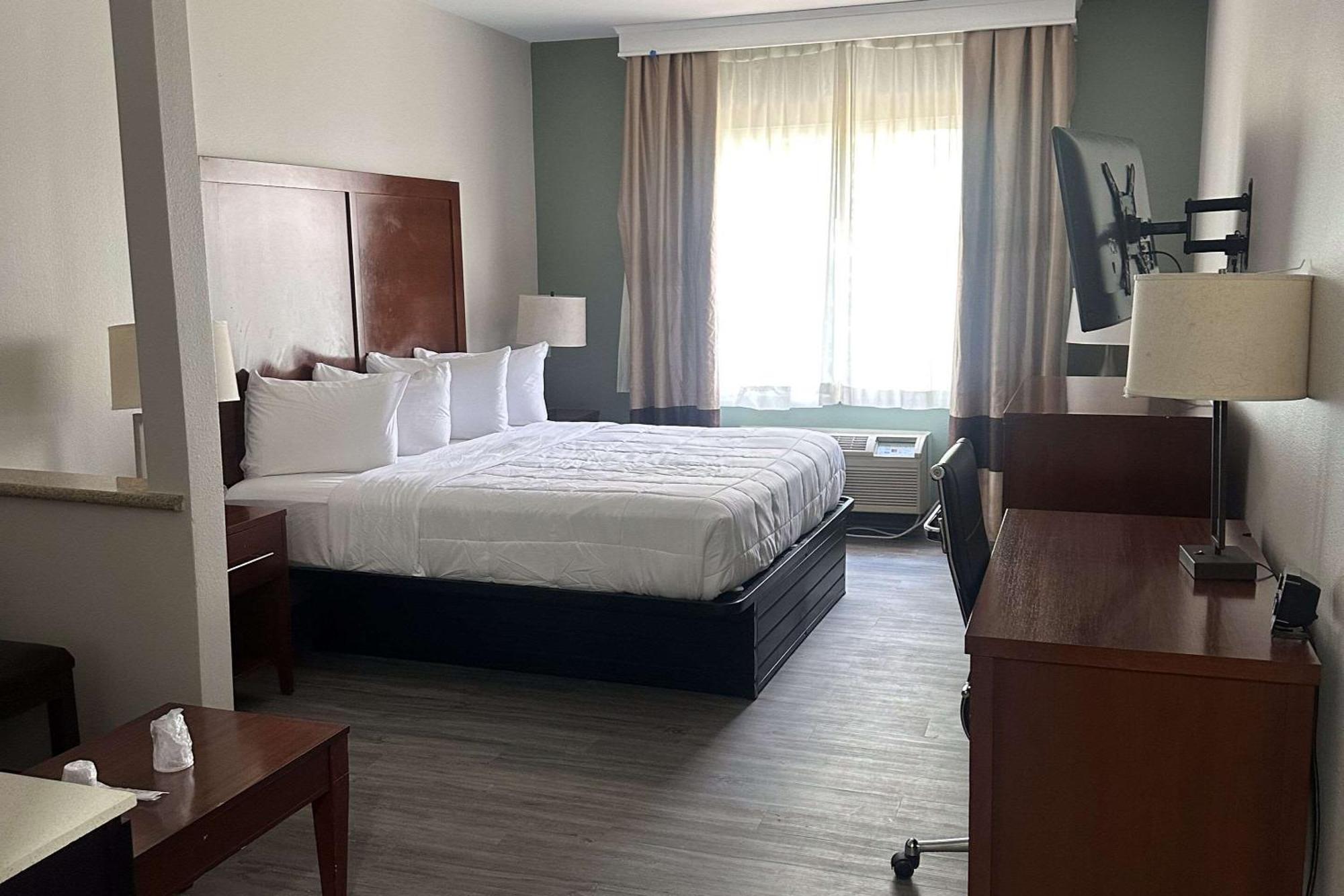 Quality Suites Waldorf Esterno foto