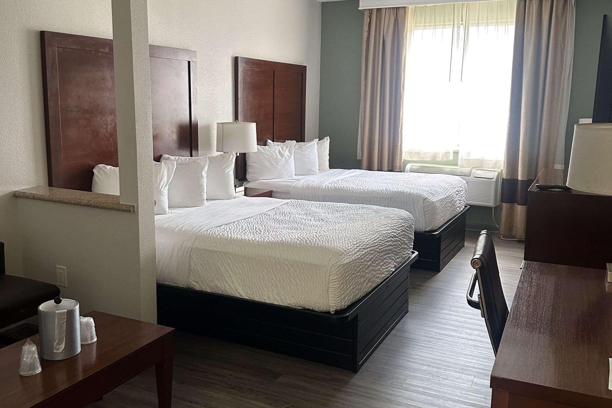 Quality Suites Waldorf Esterno foto