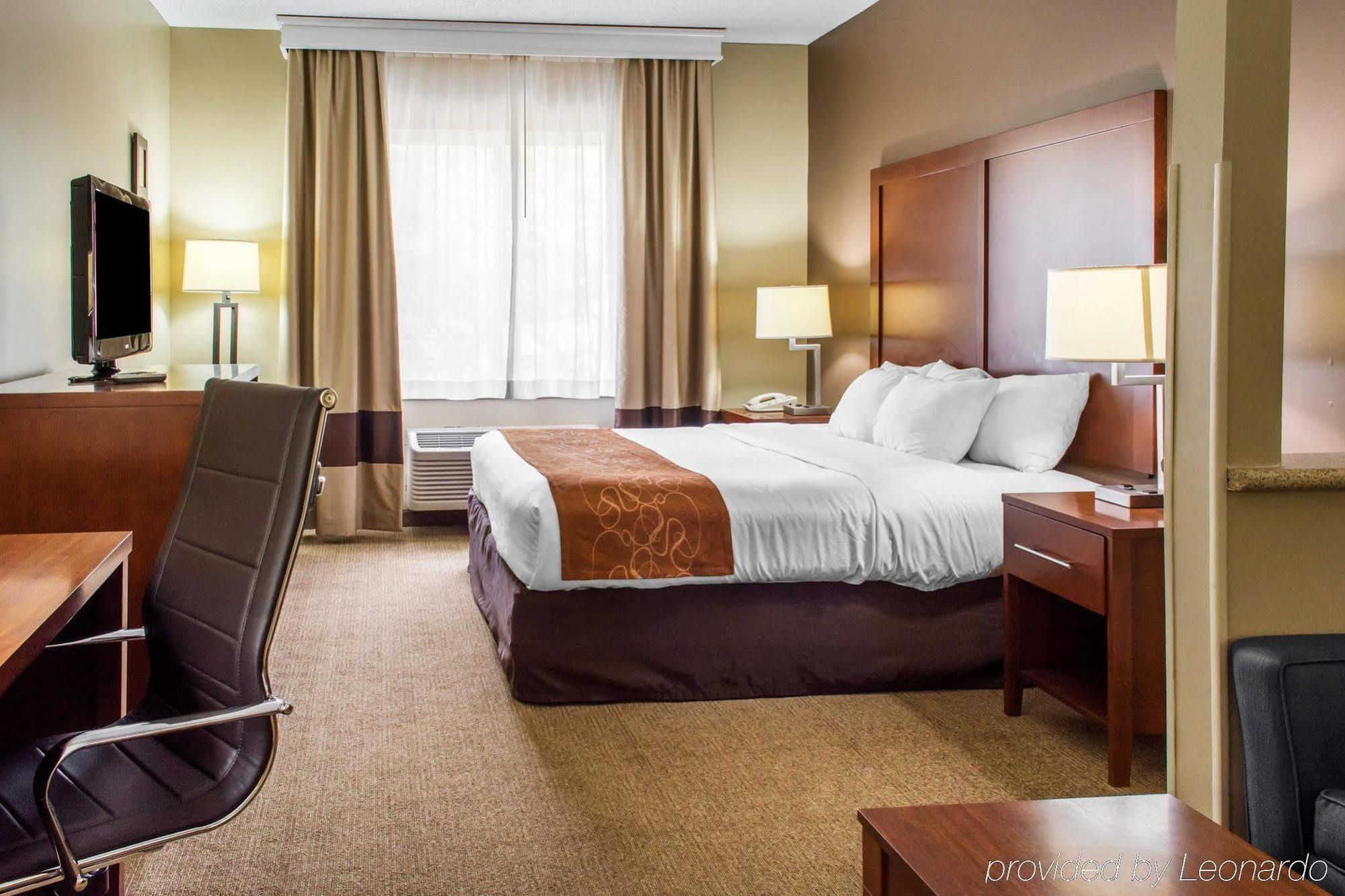 Quality Suites Waldorf Esterno foto
