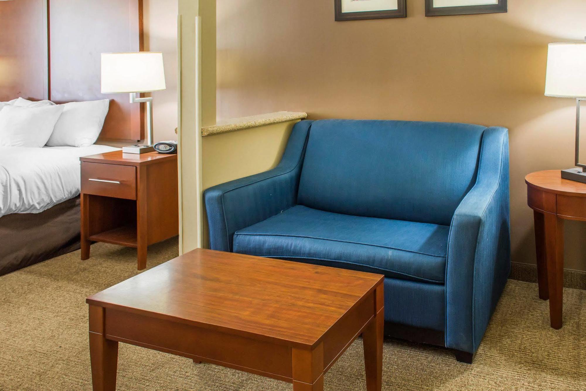 Quality Suites Waldorf Esterno foto
